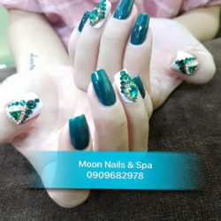 Moon Nails & Spa