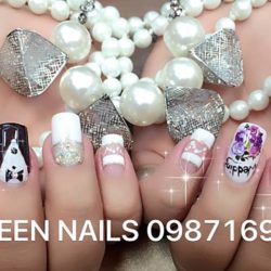 QUEEN NAILS