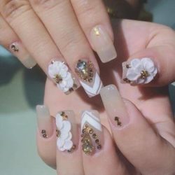 Dâu tây Nails