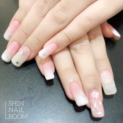 Shin Nail Room